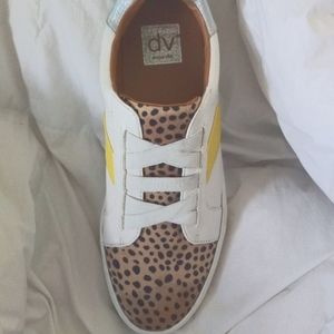Uaed,Doice vita size 10 white,yellow cheeta